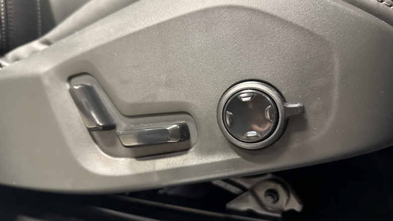 Volvo XC90 2.0 T8 PHEV Ultra Dark 5dr AWD Geartronic Estate